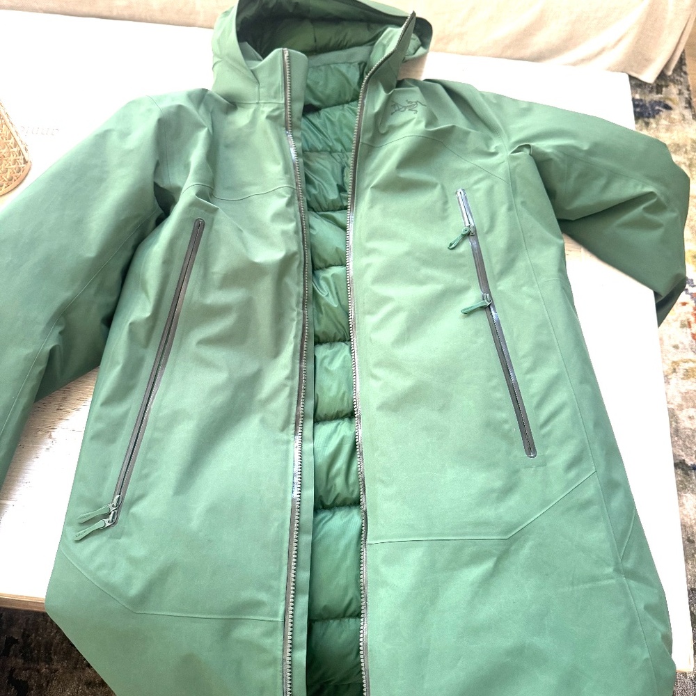 Arcteryx Beta Down Parka Small Women's